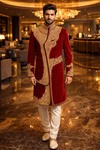 Costume de mariage indo occidental rouge brodé