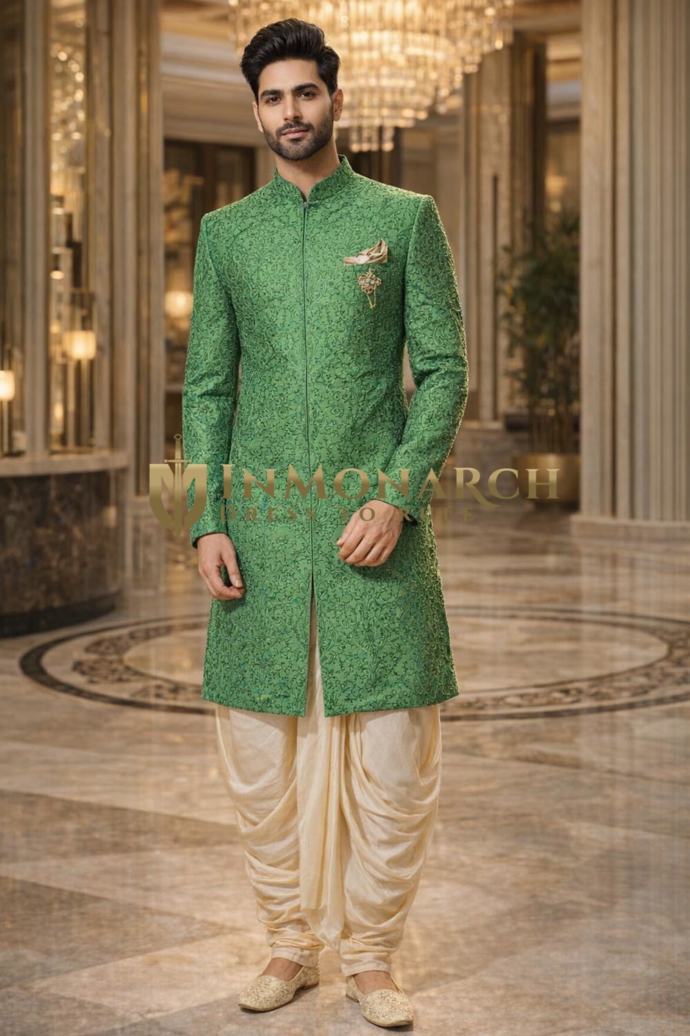 Sherwani vert en soie brodé or