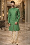 Sherwani verde seda bordado dorado