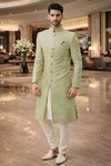 Sherwani occidental brodé pour marié