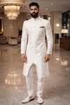 Sherwani crème brodé croisé élégant