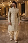 Sherwani boda discreto plata marrón