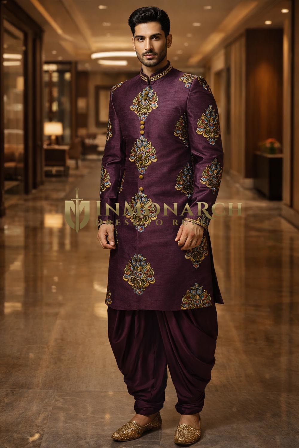 Sherwani indowestern magenta bordado