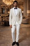 Blazer blanc cintré col châle brodé