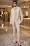 Costume fête col chemise brodé