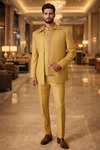 Costume homme jaune brodé 3 pièces