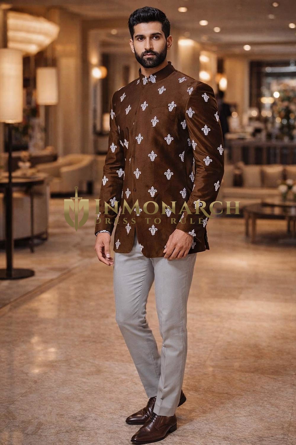 Traje Jodhpuri marrón bordado blanco