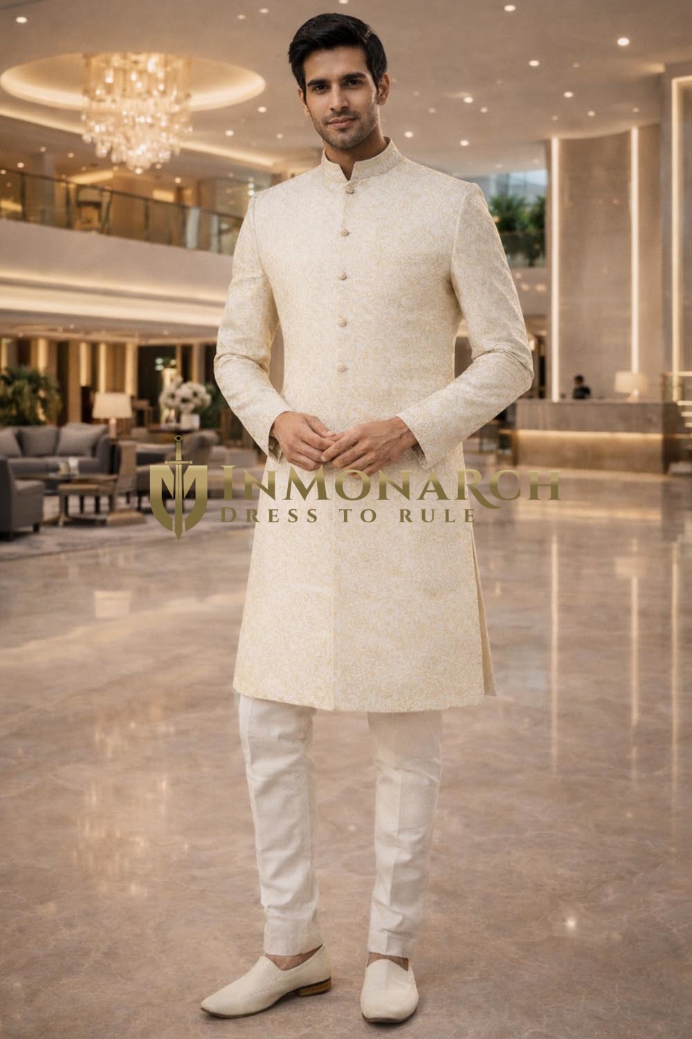 Indischer Hochzeits-Sherwani in Creme
