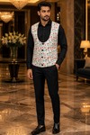 Herrenweste Beige U-Ausschnitt Floral